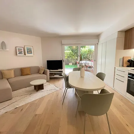 Splendide De Charme Avec Patio, Parking Et A 3 Minutes *