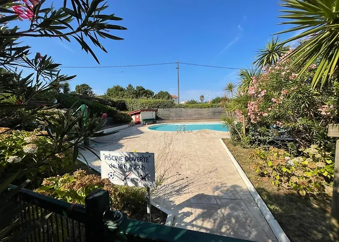 Splendide De Charme Avec Patio, Parking Et A 3 Minutes Apartment *