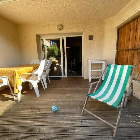 Daire Splendide De Charme Avec Patio, Parking Et A 3 Minutes *